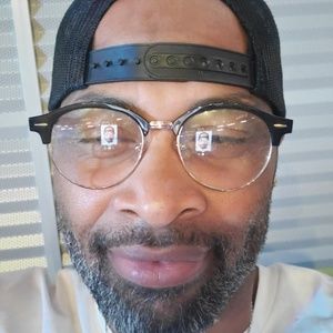 Meet your Posher, Lawrence